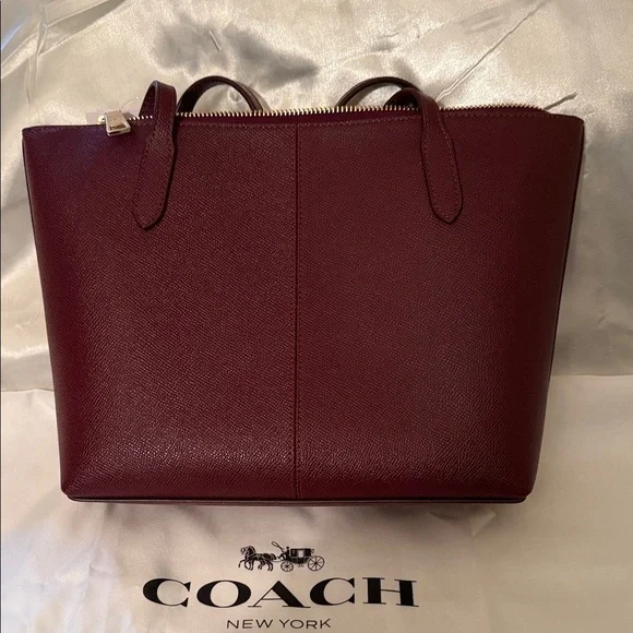 ♥️ Coach NWT Dark Wine Fiona Zip Tote Bag with Zipper Closure and Gold Hardware - Picture 5 of 8